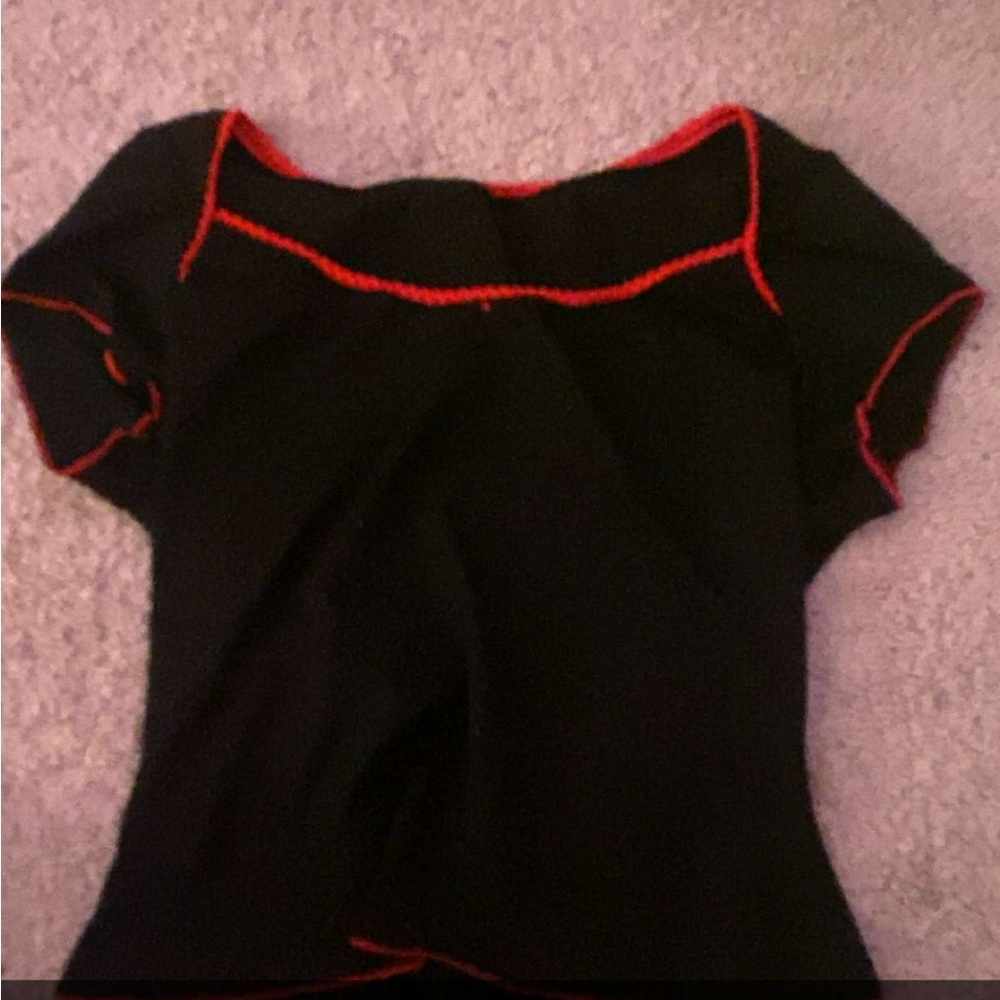 red & black scoop neck tee